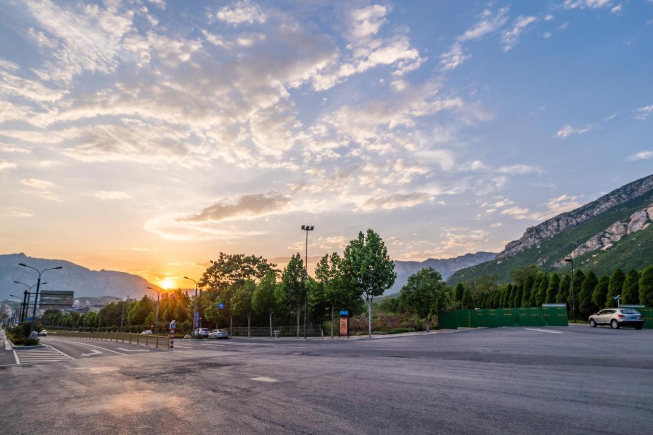 Отель Zhengzhou Dengfeng-Shaolin Temple- Экстерьер фото